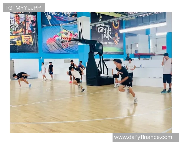 武汉体育馆篮球培训助力青少年成长提升篮球技能与团队合作精神